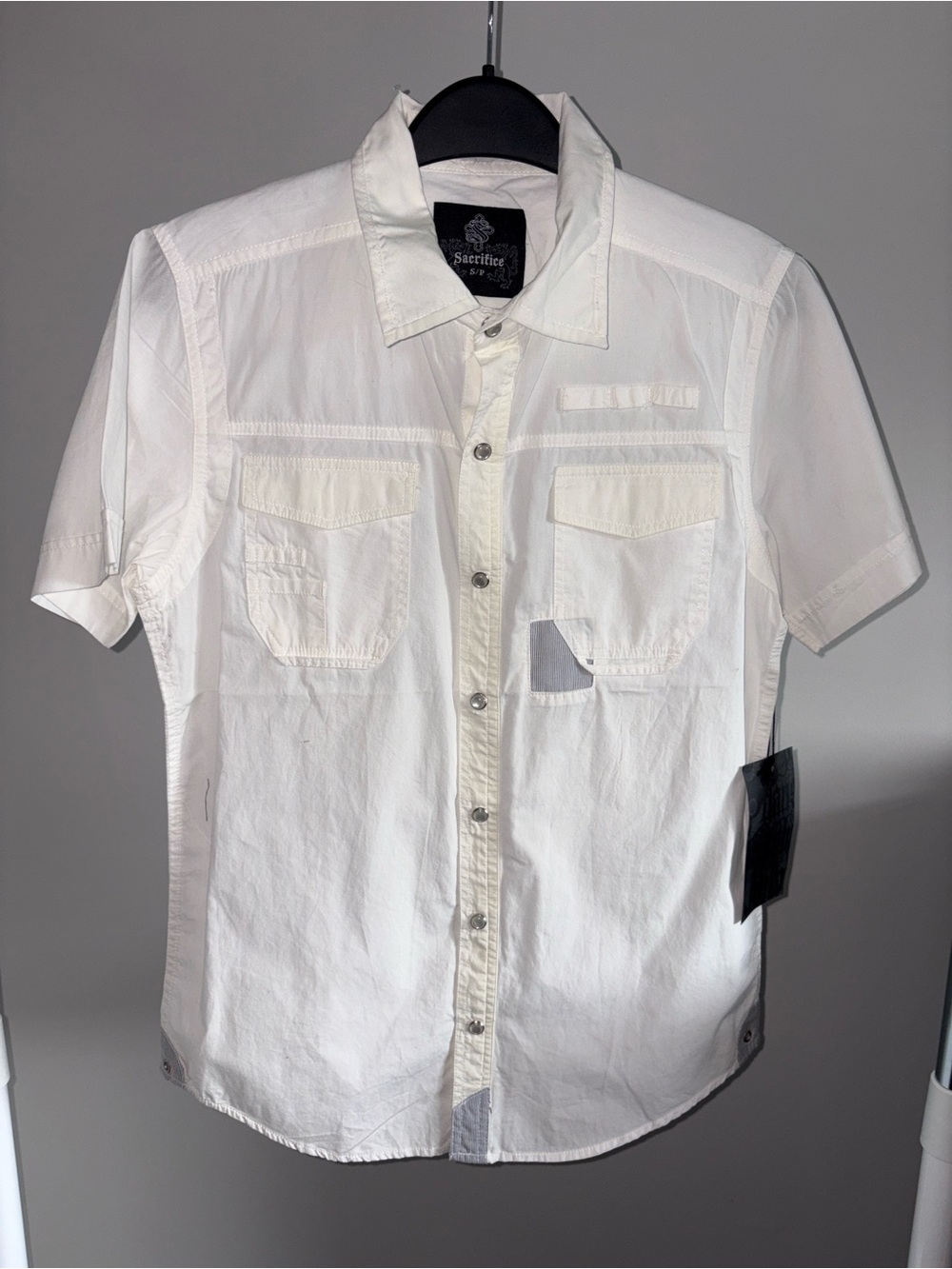 NWT White Short-Sleeve Button-Up Shirt
